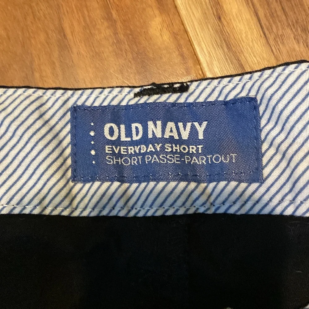 Shorts - Picture 3 of 3